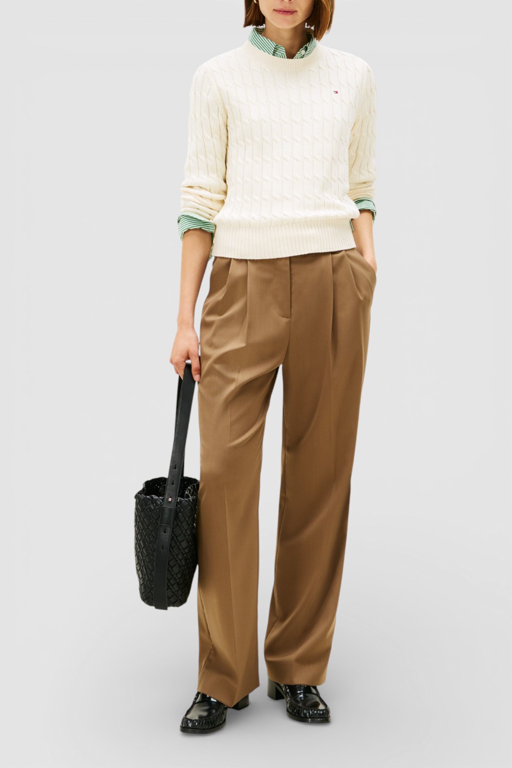 תמונת כל הלוק של סריג